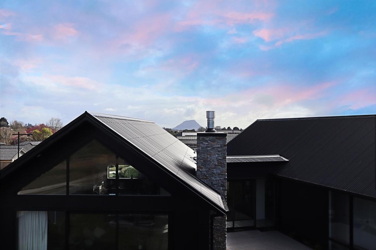 Hillbrook - A Luxurious Guesthouse Ohauiti Exterior foto